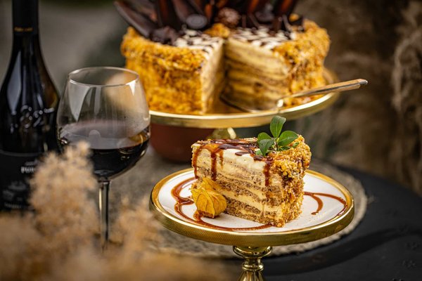 What's the Best Way to Layer a Tunic with Leggings for a Work Appropriate Outfit?